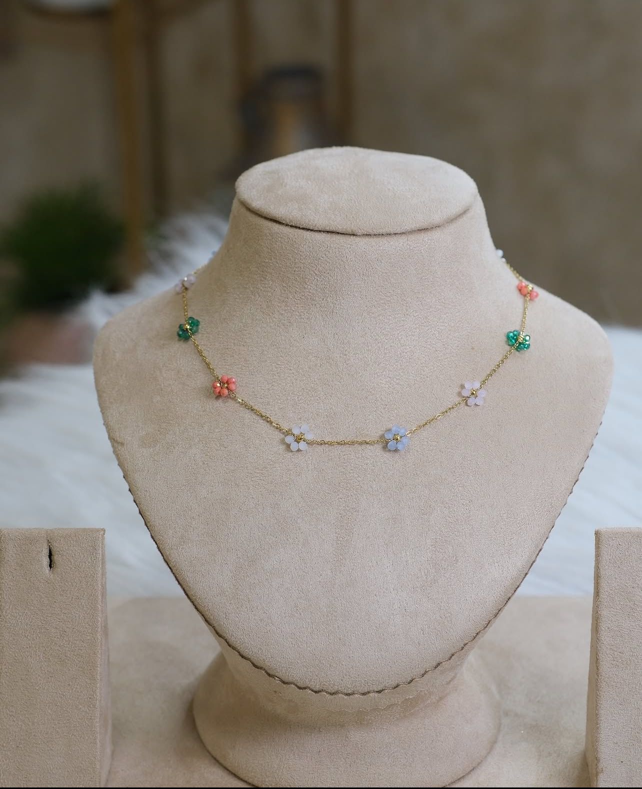 flower neckchain