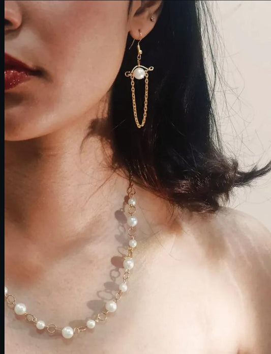 pearl necklace