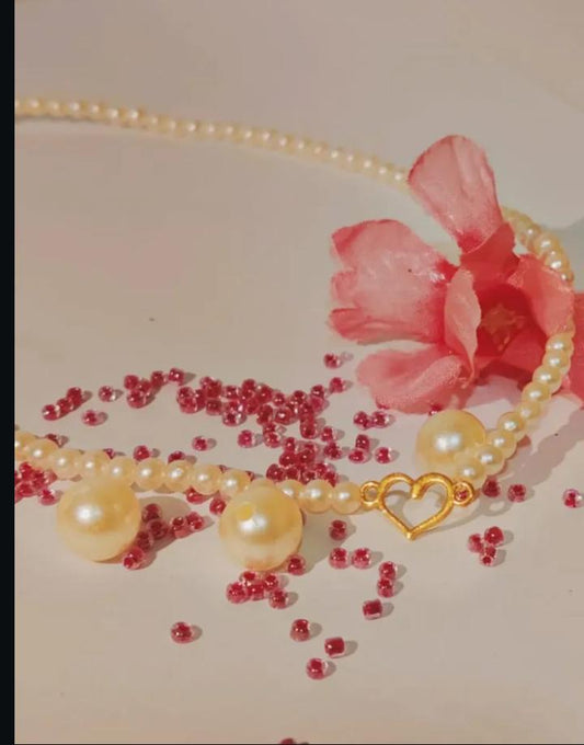 Heart pearl necklace